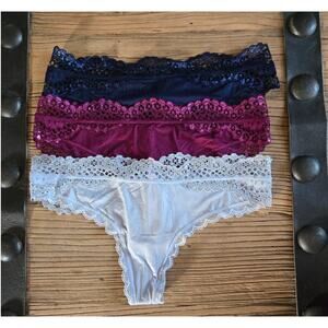 Victoria's Secret Body by Victoria Lace Trim Thong sz S